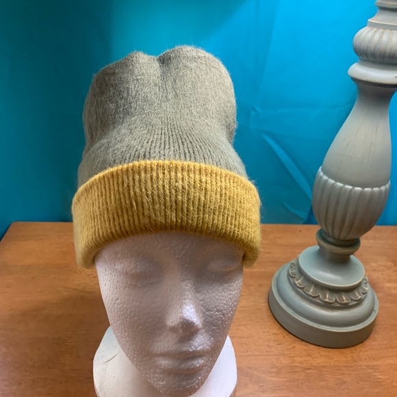 New Beanie Hat. Soft Olive Soft Mustard. Reversible/Two Hats in One. Andean. - Picture 7 of 7